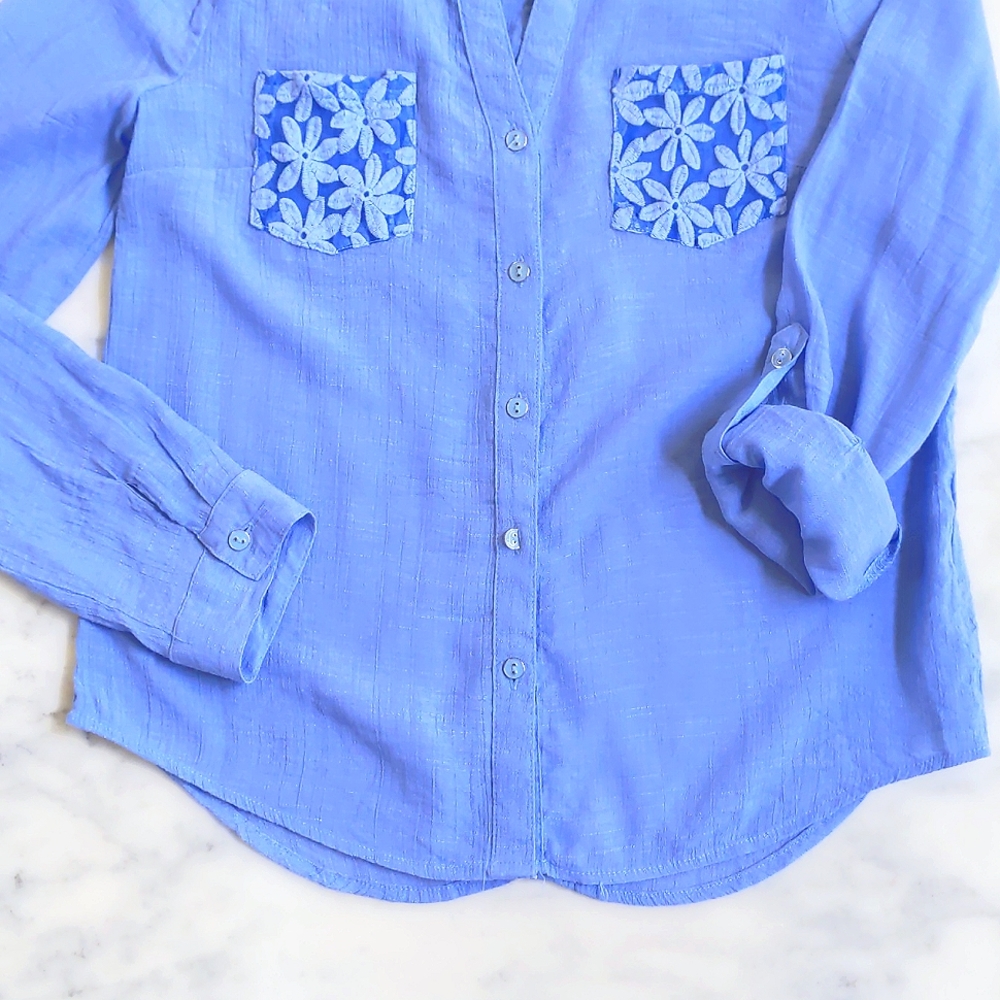 NWT. Express Button-Down Shirt with embroidery/sheer fabric pockets and back. - Picture 4 of 6